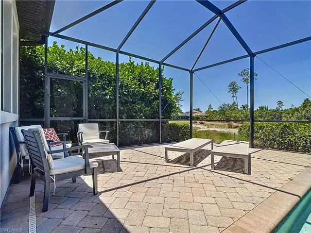 View of patio / terrace with glass enclosure