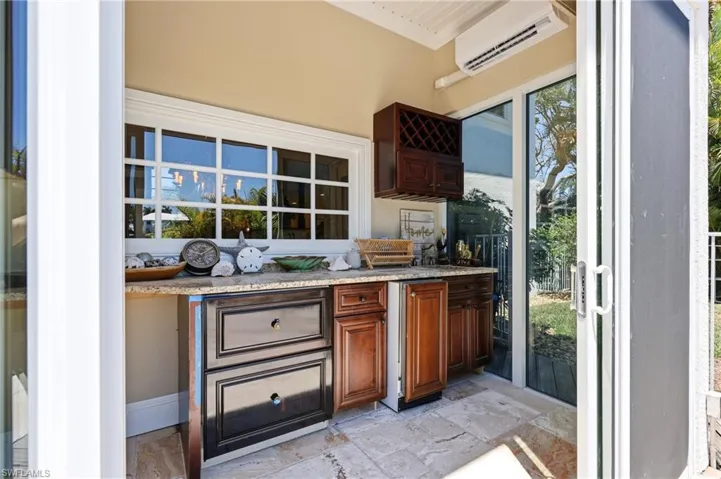 1748  Jewel Box  DR, Sanibel, FL 33957