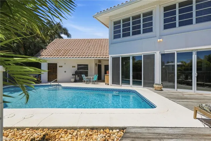 1748  Jewel Box  DR, Sanibel, FL 33957