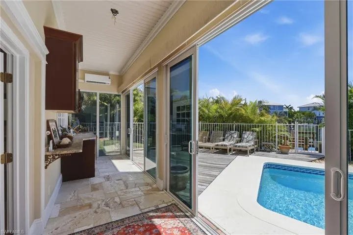 1748  Jewel Box  DR, Sanibel, FL 33957