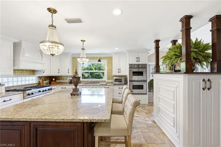 1748  Jewel Box  DR, Sanibel, FL 33957