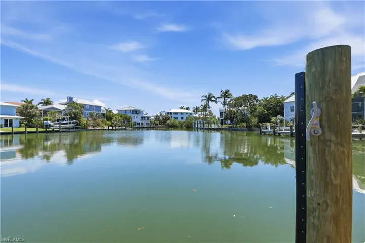 1748  Jewel Box  DR, Sanibel, FL 33957