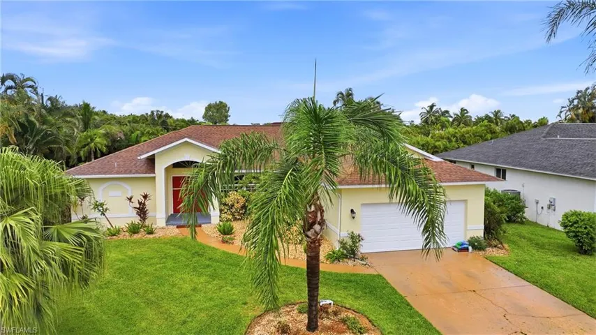 8950 Bracken Way, Fort Myers, Florida 33908