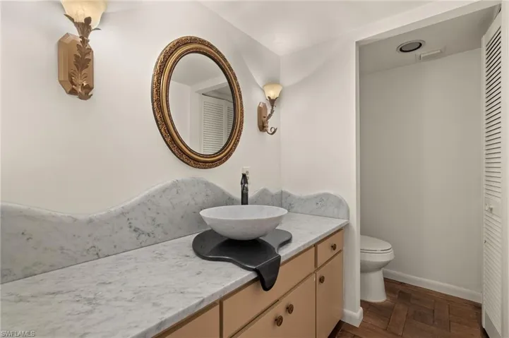 3951  GULF SHORE N BLVD, Naples, FL 34103