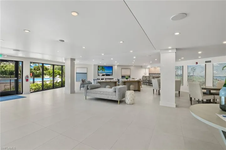 3951  GULF SHORE N BLVD, Naples, FL 34103