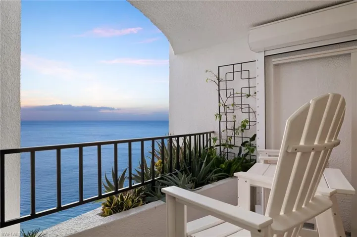 3951  GULF SHORE N BLVD, Naples, FL 34103