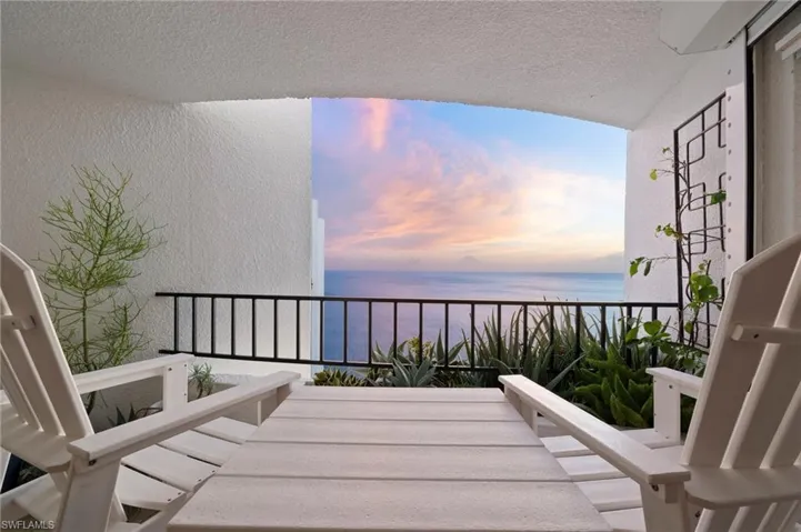 3951  GULF SHORE N BLVD, Naples, FL 34103