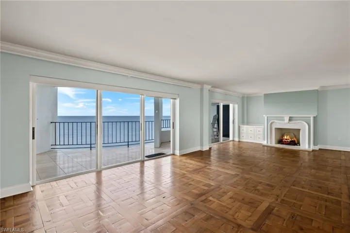 3951  GULF SHORE N BLVD, Naples, FL 34103