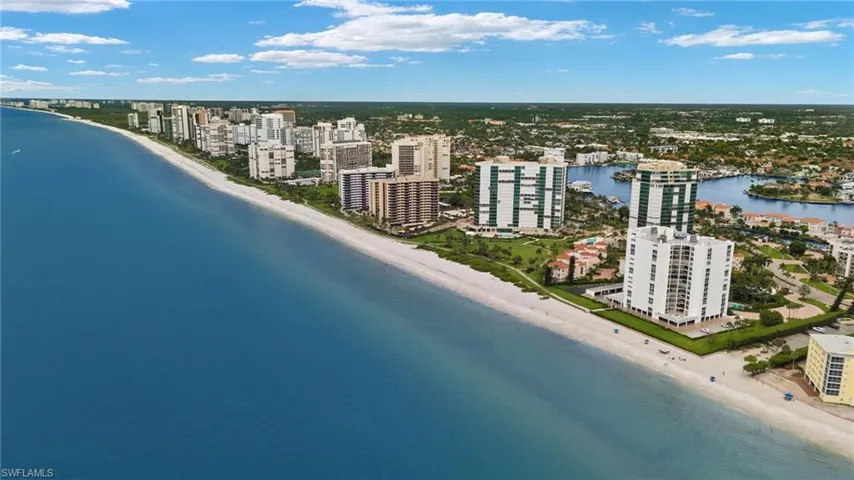 3951  GULF SHORE N BLVD, Naples, FL 34103