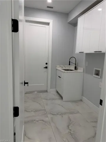 221 Sw 25th Ave, Cape Coral, Florida 33991