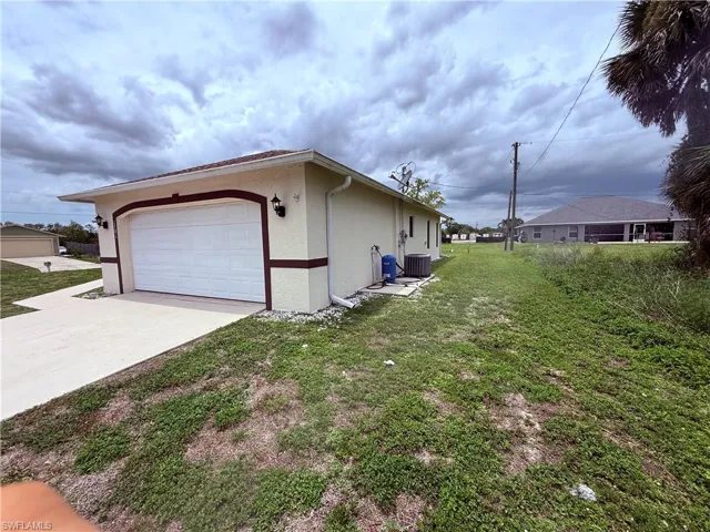 1701 Ne 26th Ter, Cape Coral, Florida 33909