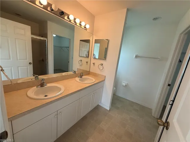 1701 Ne 26th Ter, Cape Coral, Florida 33909