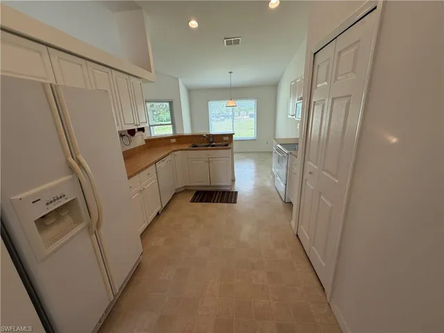 1701 Ne 26th Ter, Cape Coral, Florida 33909