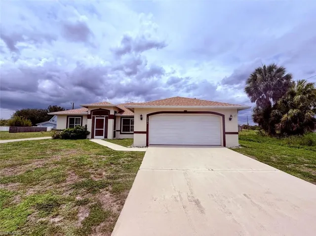 1701 Ne 26th Ter, Cape Coral, Florida 33909