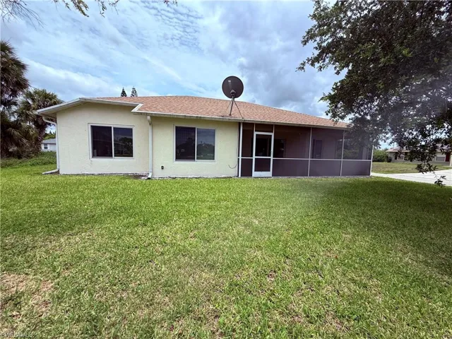 1701 Ne 26th Ter, Cape Coral, Florida 33909