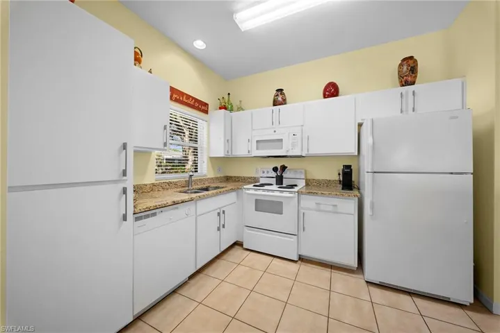 10720 San Tropez Cir, Estero, Florida 33928