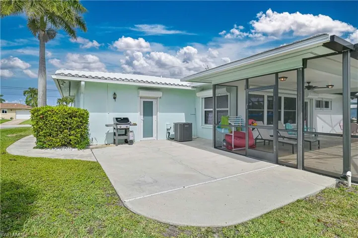 3013 SE 17th  PL, Cape Coral, FL 33904