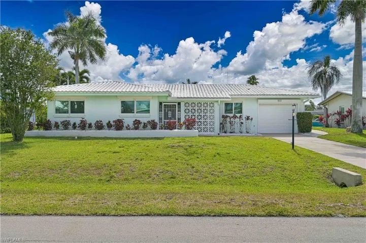 3013 SE 17th  PL, Cape Coral, FL 33904
