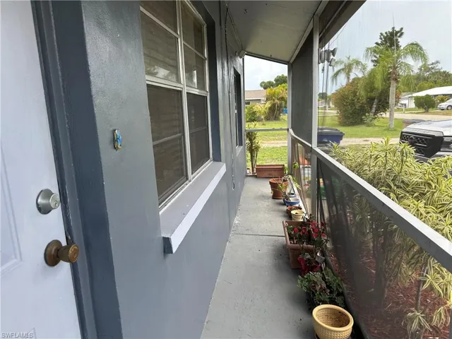 13473  2nd  ST, Fort Myers, FL 33905