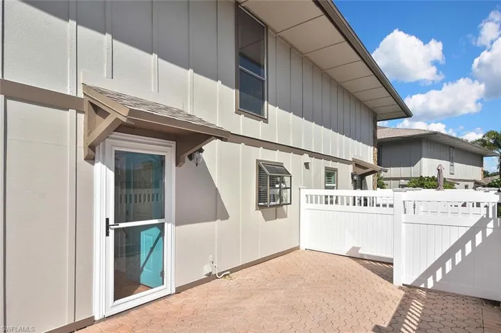 4295 Island Cir 2, Fort Myers, Florida 33919