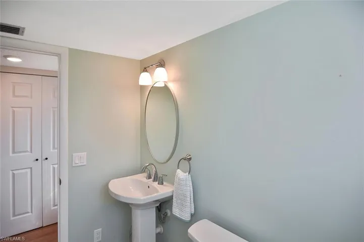 4295 Island Cir 2, Fort Myers, Florida 33919