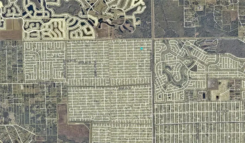 Great location nesteled between Buckingham and Greenbriar in Lehigh Acres