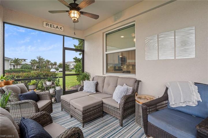 Lanai Faces East