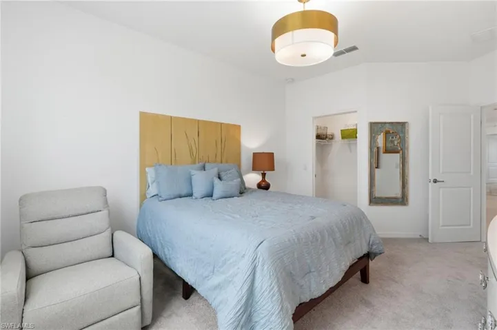 Guest bedroom #1