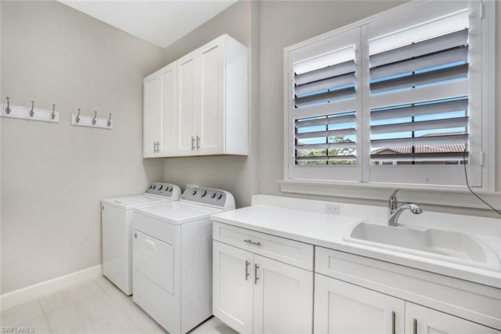 9649  Montelanico  LOOP, Naples, FL 34119