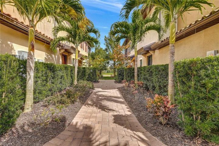 9649  Montelanico  LOOP, Naples, FL 34119