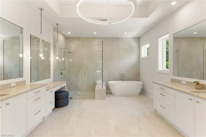 1985 Crayton Rd, Naples, Florida 34102