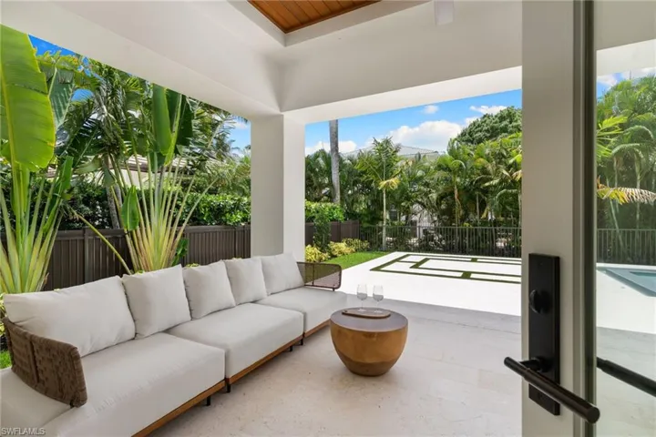1985 Crayton Rd, Naples, Florida 34102