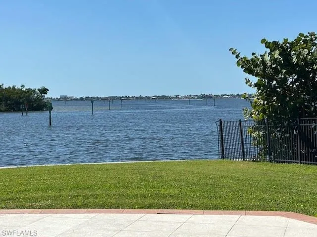 866 Cal Cove Dr, Fort Myers, Florida 33919