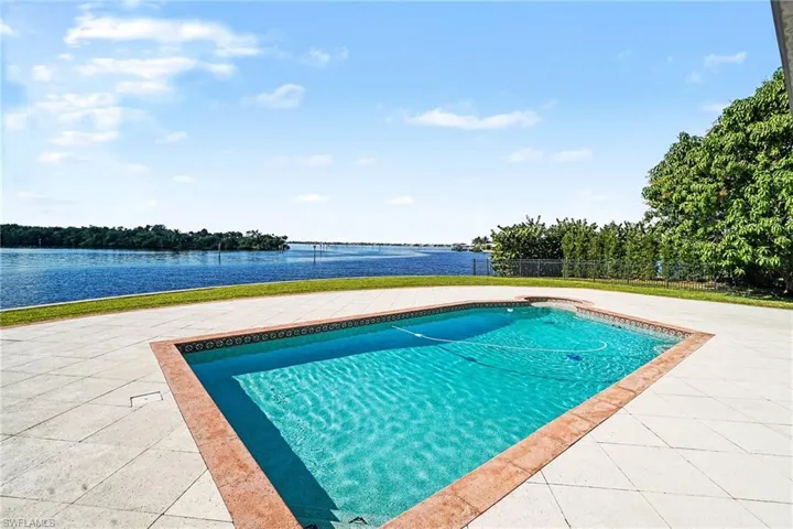 866 Cal Cove Dr, Fort Myers, Florida 33919