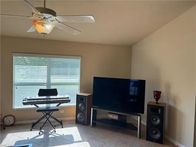 402 SW 29th  PL, Cape Coral, FL 33991