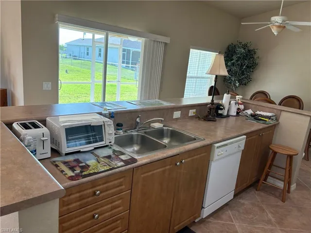 402 SW 29th  PL, Cape Coral, FL 33991