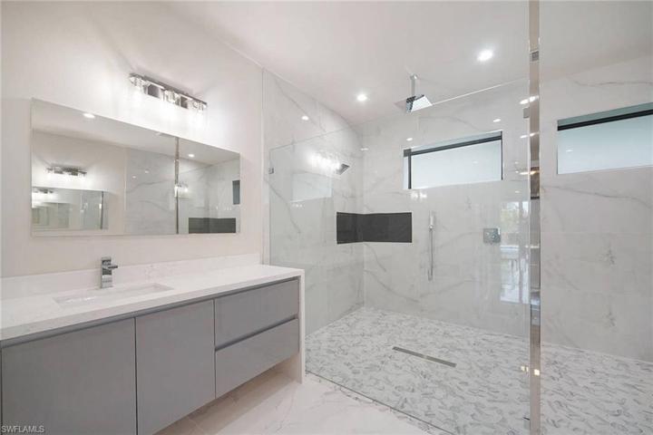 Wet shower room