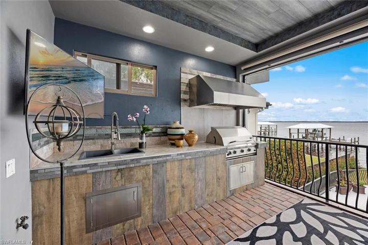 Outdoor kitchen