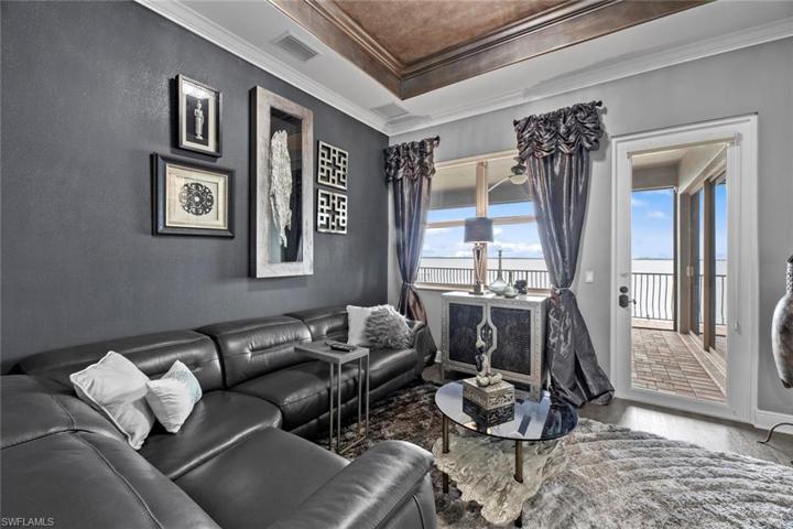 Sitting room off of master suite