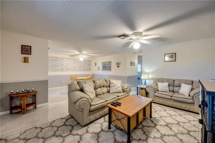 909 Se 46th Ln # 202, Cape Coral, Florida 33904