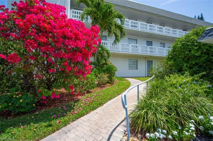 315 Saint Andrews Blvd A25, Naples, Florida 34113