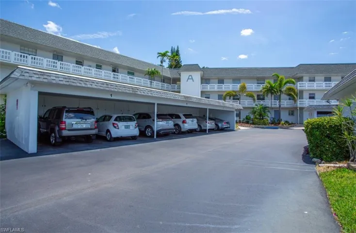 315 Saint Andrews Blvd A25, Naples, Florida 34113