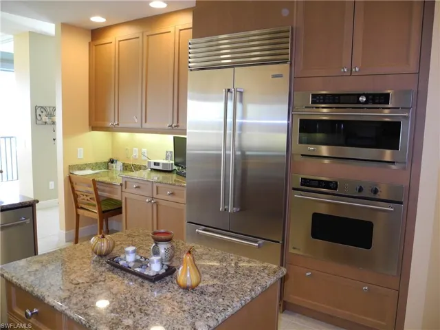 445  Cove Tower  DR, Naples, FL 34110