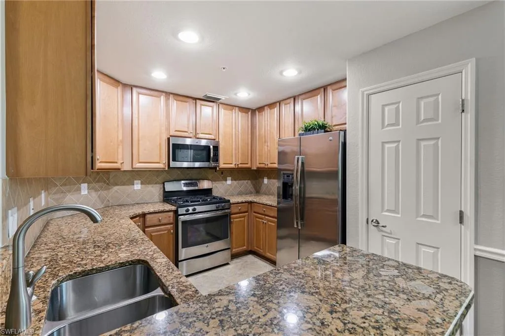 3161 Aviamar CIR, Naples, FL 34114,225036626