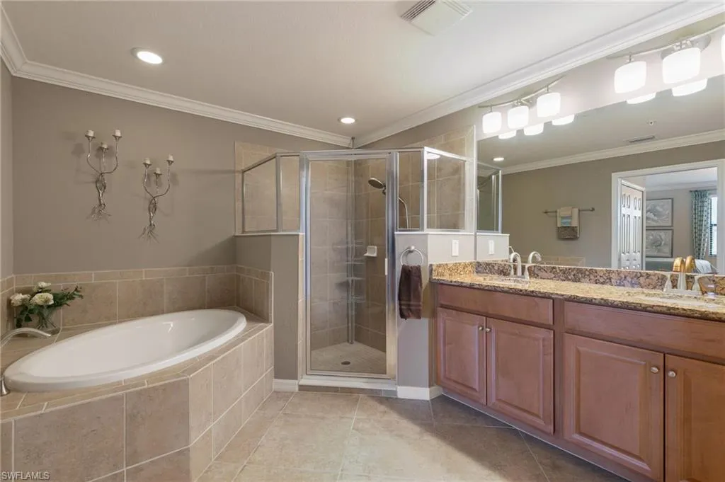 3161 Aviamar CIR, Naples, FL 34114,225036626