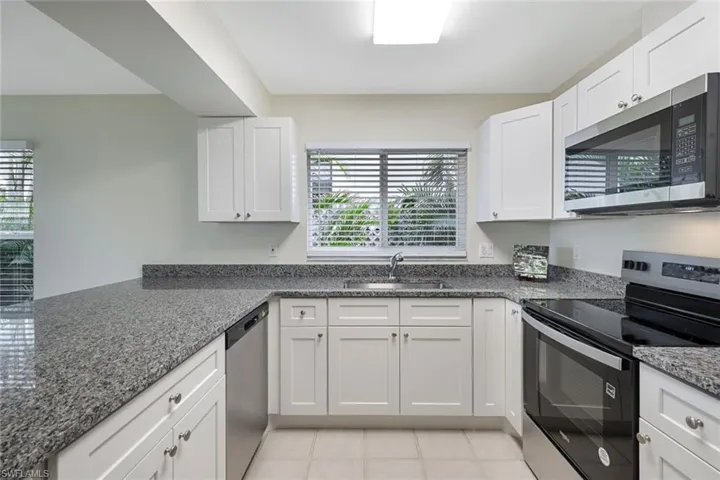 539  105th N AVE, Naples, FL 34108