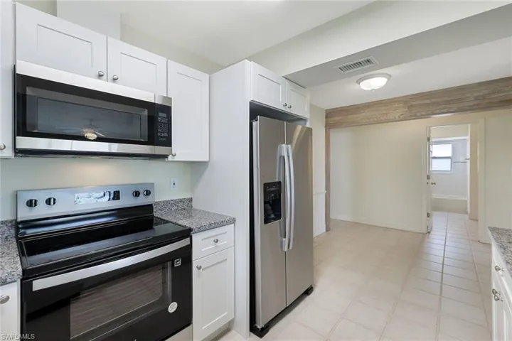 539  105th N AVE, Naples, FL 34108