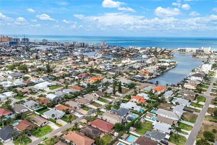 539  105th N AVE, Naples, FL 34108