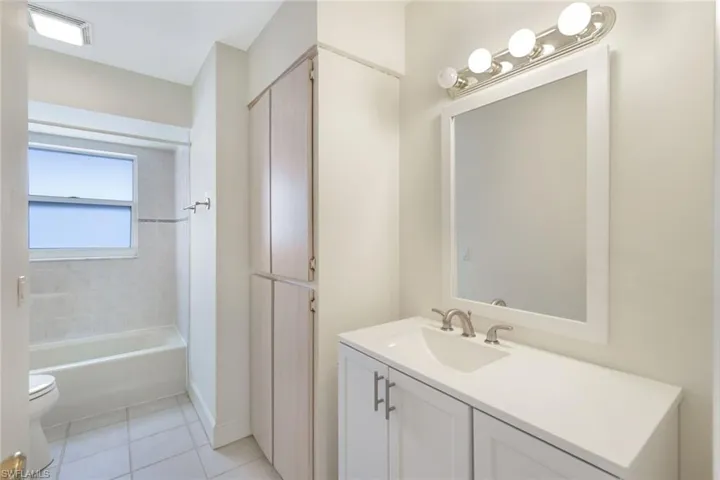 539  105th N AVE, Naples, FL 34108