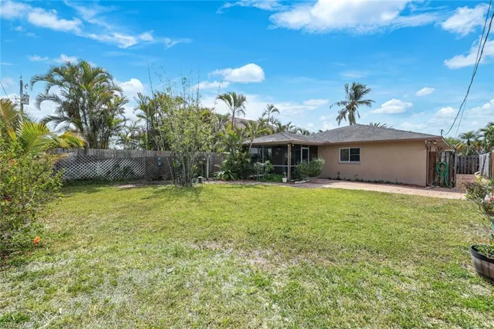 539  105th N AVE, Naples, FL 34108